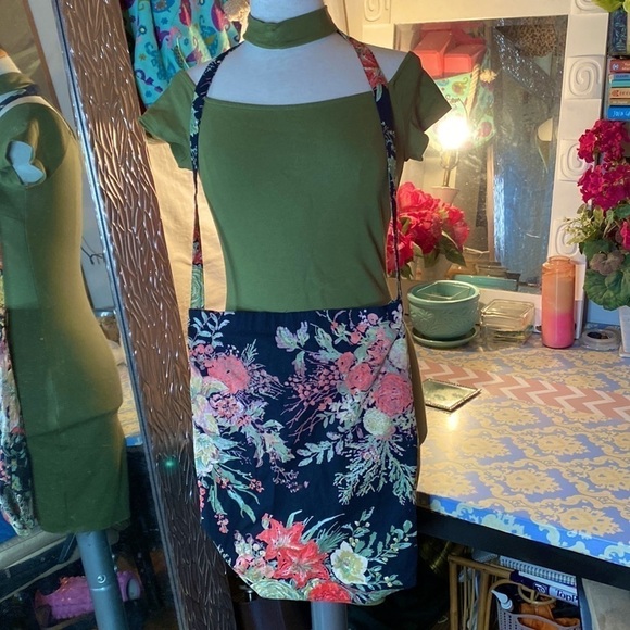 🌷APRIL Cornell🌷 Floral Canvas Crossbody Bag  100% Cotton - Picture 4 of 6